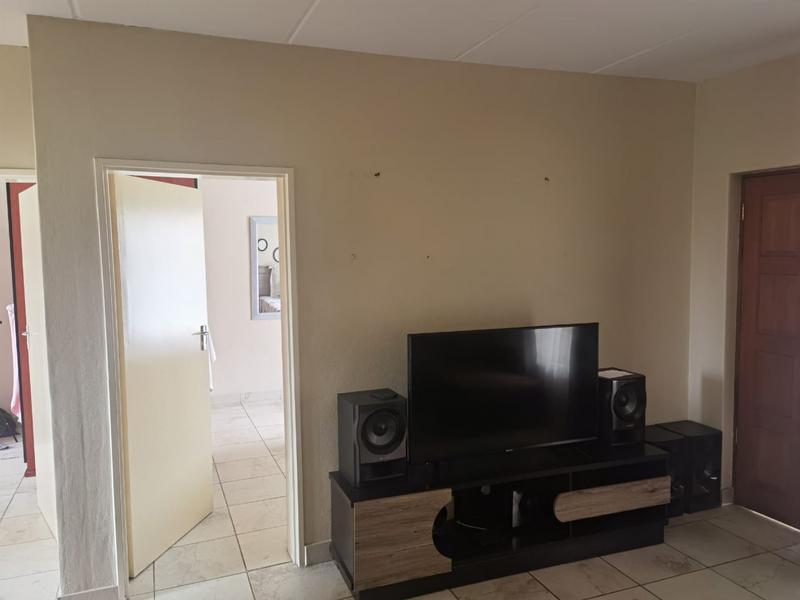 2 Bedroom Property for Sale in Waterval East North West